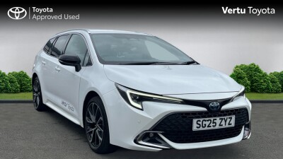 2025 Toyota Corolla 2.0 Hybrid Excel 5dr CVT Hybrid Estate 8,129 mi photo